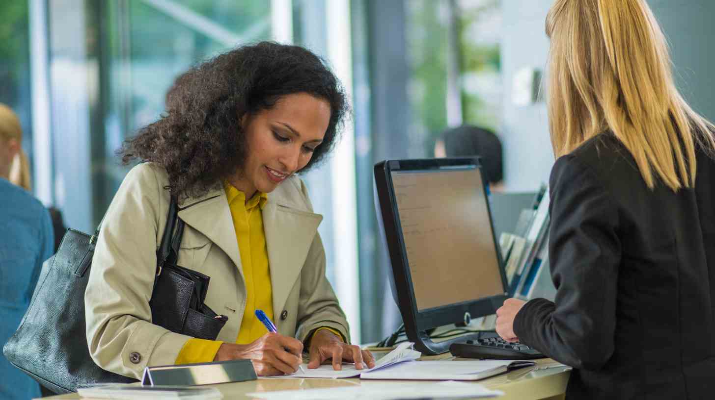 Banking: Near real-time risk and fraud analytics